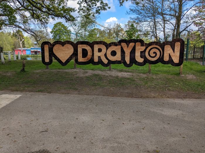 A wooden sign saying 'I heart Drayton'