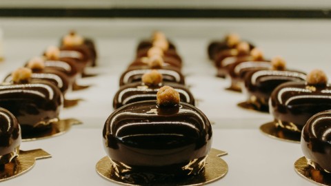 Chocolate Cakes Chris Hardy